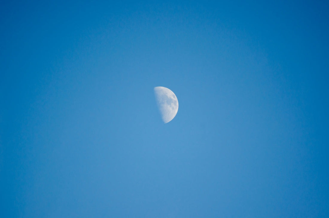 【新月】月のリズムと心と体｜暮らしを整えるセルフケア